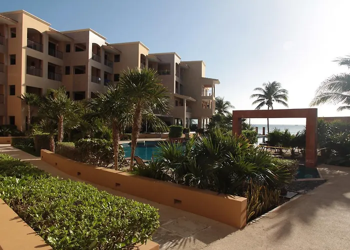 El Faro Ground Level Reef 106 Aparthotel